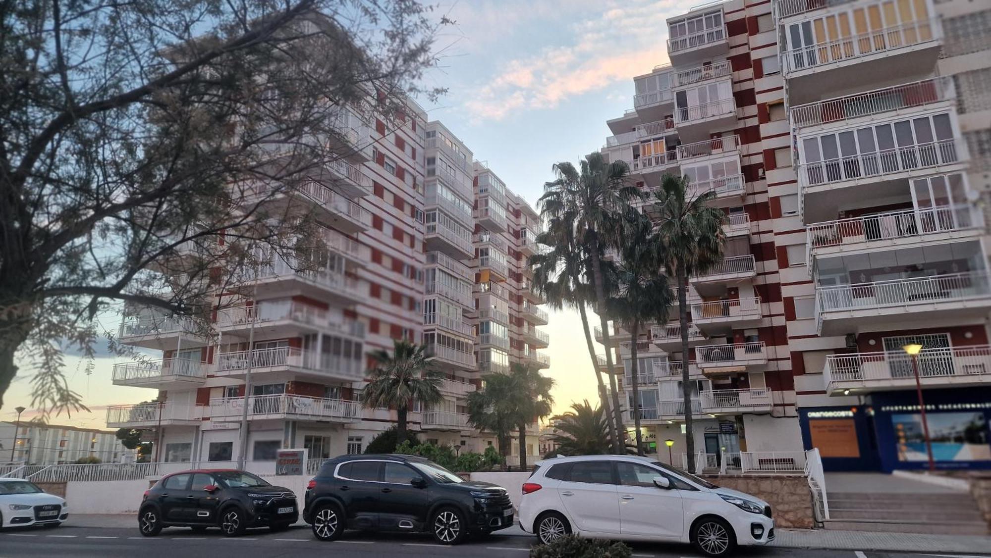 Apartamento De 1 Habitacion Frente Al Mar Y Con Piscina Apartment Benicassim Luaran gambar